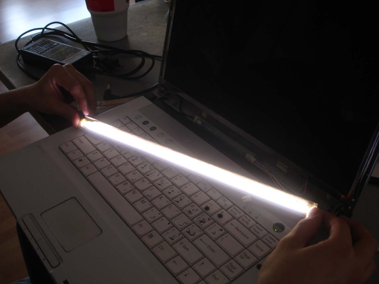 Замена и ремонт подсветки экрана ноутбука во Владивостоке
